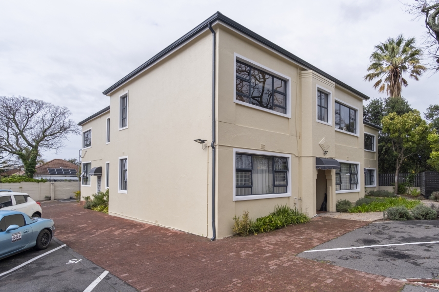 1 Bedroom Property for Sale in Kenilworth Western Cape